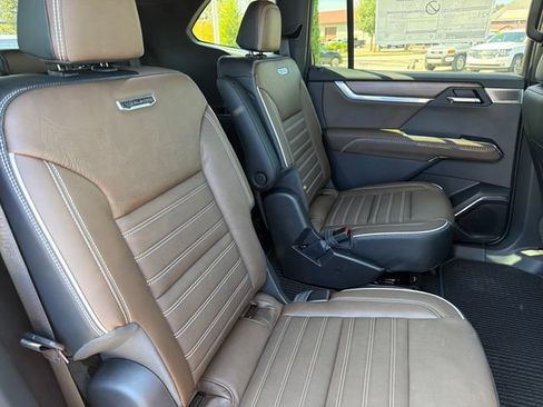 New 2027 GMC Acadia Denali Ultimate w/ LPO, Black Badging Package AWD/4WD image 22