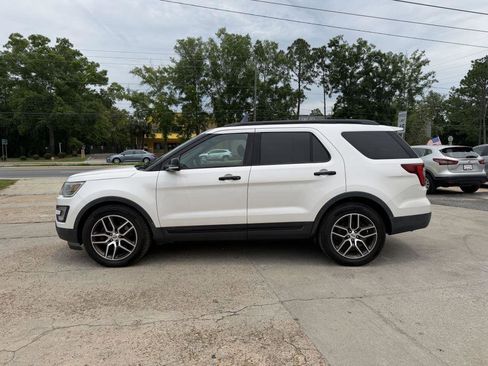 Used 2017 Ford Explorer Sport w/ Equipment Group 401A AWD/4WD image 8