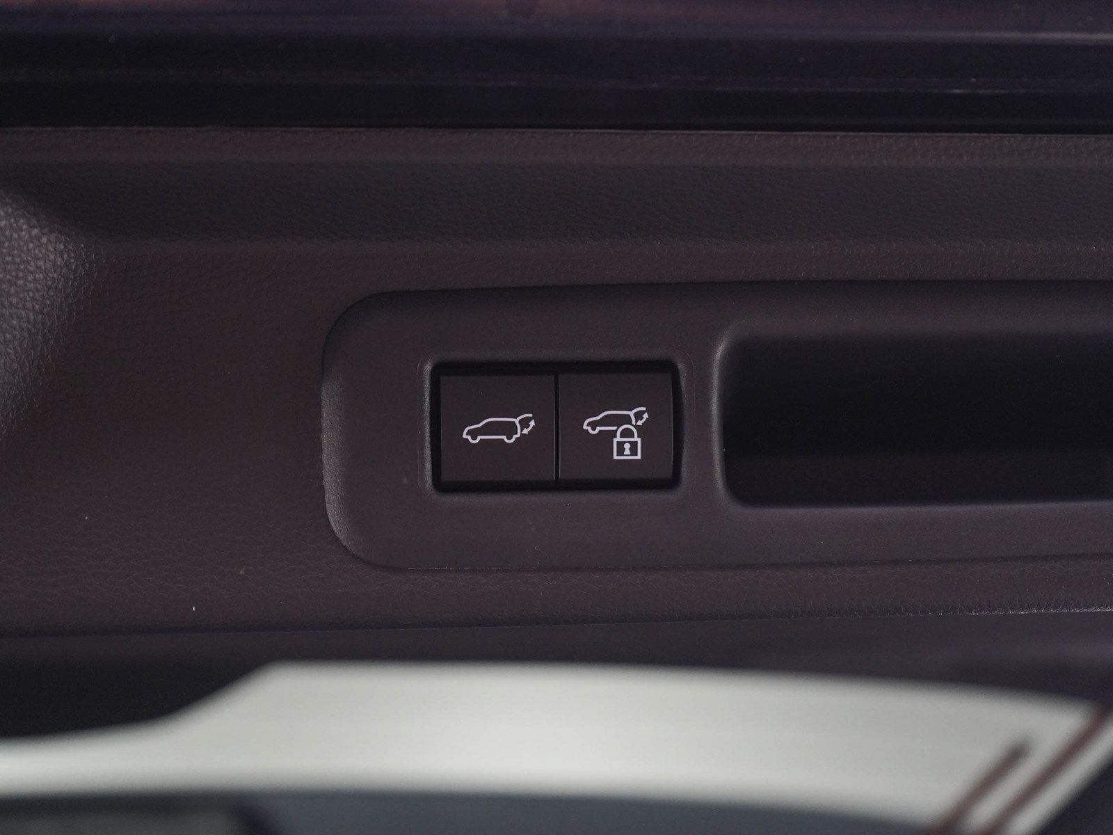 Used 2026 Toyota Sequoia Platinum AWD/4WD image 18
