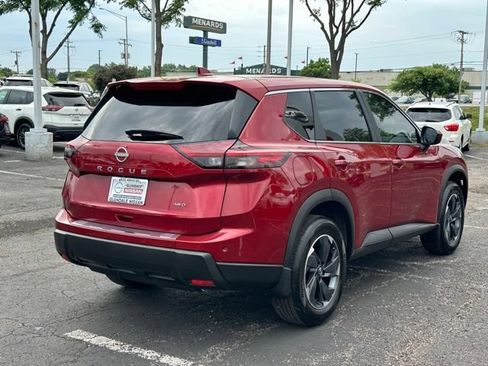 Certified 2026 Nissan Rogue SV AWD/4WD image 4