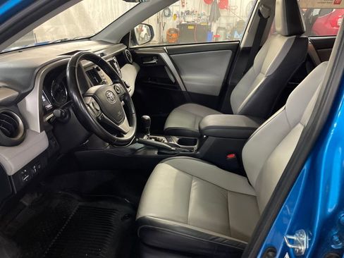 Certified 2018 Toyota RAV4 Limited image 9