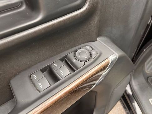 Used 2022 Chevrolet Silverado 1500 LT image 13