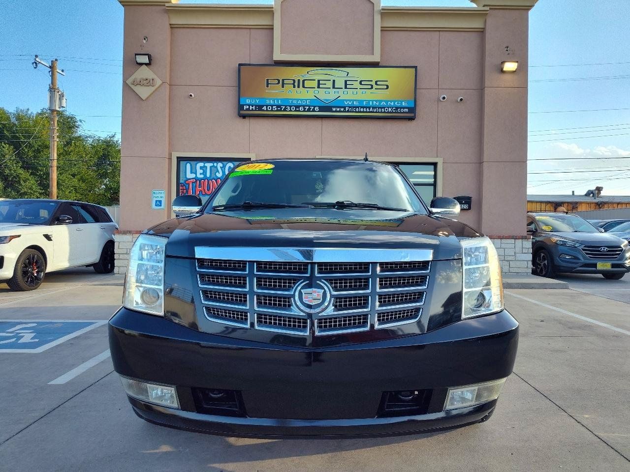 Used 2012 Cadillac Escalade Luxury RWD image 9