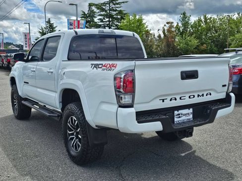 Used 2022 Toyota Tacoma TRD Sport w/ Black Out Package (TMS) AWD/4WD image 8