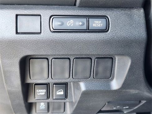 Used 2024 Nissan Frontier SV image 35