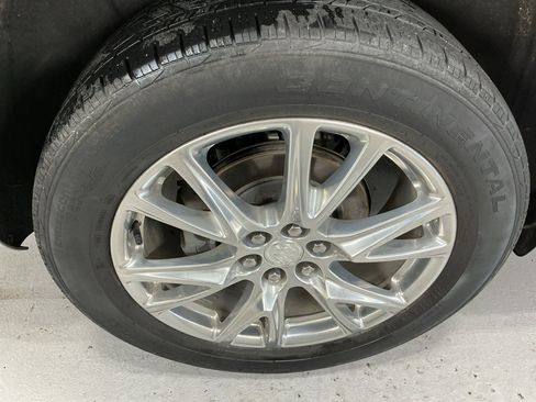 Used 2022 Buick Enclave Essence w/ Experience Buick Package FWD image 5