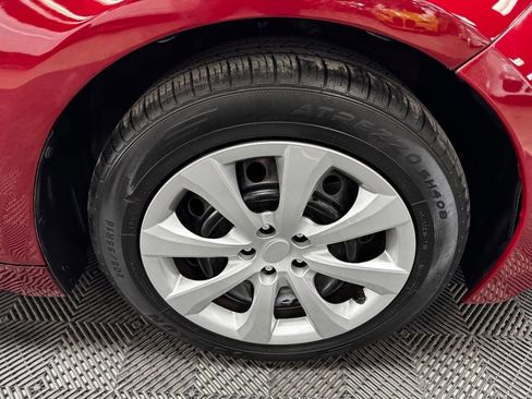 Used 2022 Toyota Corolla LE FWD image 18