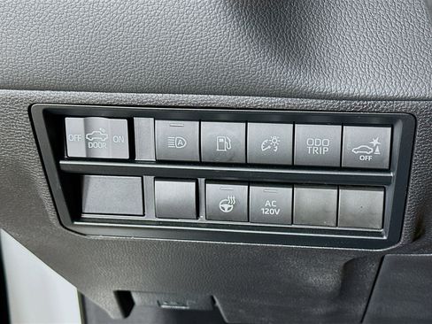 Used 2024 Toyota Tundra Limited image 17