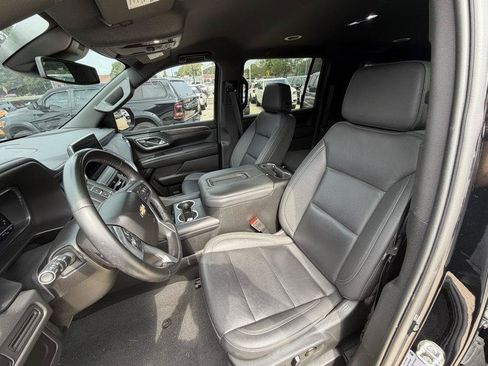 Used 2023 Chevrolet Suburban LT RWD image 13