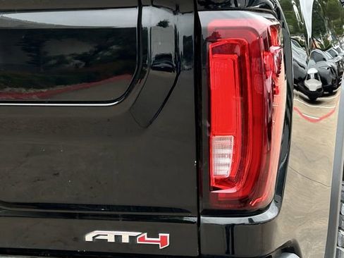 Used 2022 GMC Sierra 2500 AT4 w/ AT4 Preferred Package AWD/4WD image 7