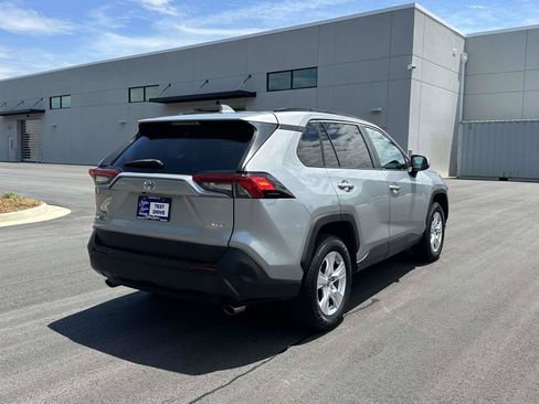 Used 2019 Toyota RAV4 XLE FWD image 26