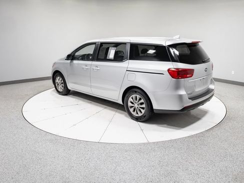 Used 2020 Kia Sedona LX FWD image 31