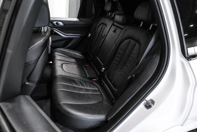 Used 2020 BMW X5 M50i AWD/4WD image 35