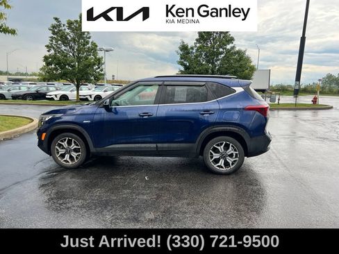 Certified 2021 Kia Seltos EX AWD/4WD image 8