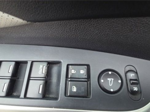 Used 2016 Honda CR-V Touring image 30