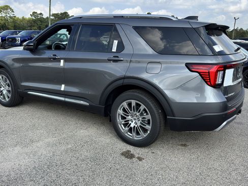 New 2026 Ford Explorer Platinum image 5