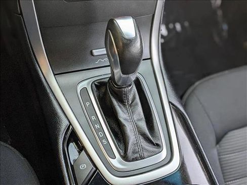 Used 2017 Ford Edge SEL image 12