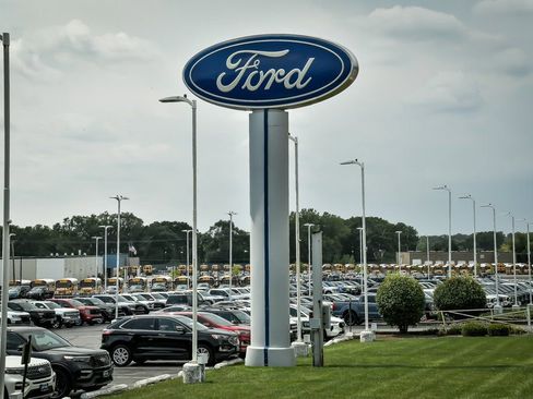 Used 2023 Ford Edge SEL image 27