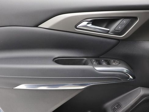 Used 2024 Chevrolet Traverse LT w/ Midnight/Sport Edition image 15