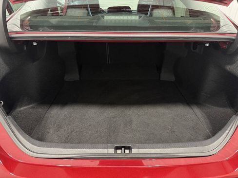 Used 2018 Toyota Camry SE FWD image 11