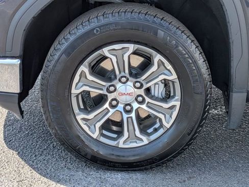 Used 2025 GMC Sierra 1500 SLT image 10
