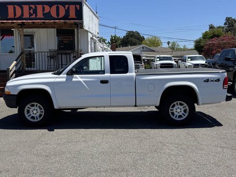 Used 2004 Dodge Dakota 4x4 Club Cab w/ Tire & Handling Group image 4