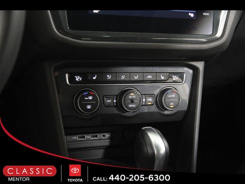 Used 2020 Volkswagen Tiguan SE w/ Panoramic Sunroof Package FWD image 13