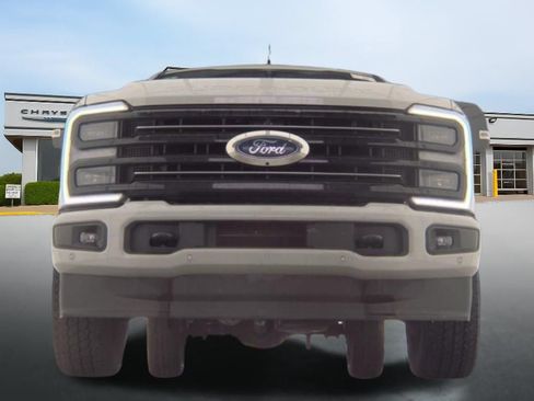 Used 2026 Ford F250 Platinum AWD/4WD image 2