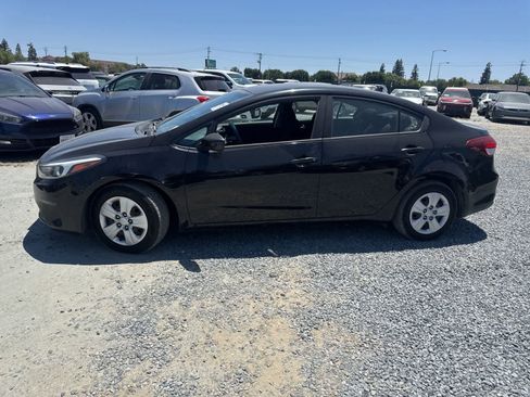 Used 2017 Kia Forte LX FWD image 6