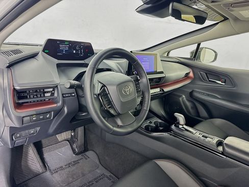 Used 2025 Toyota Prius Plug-In Hybrid FWD image 14