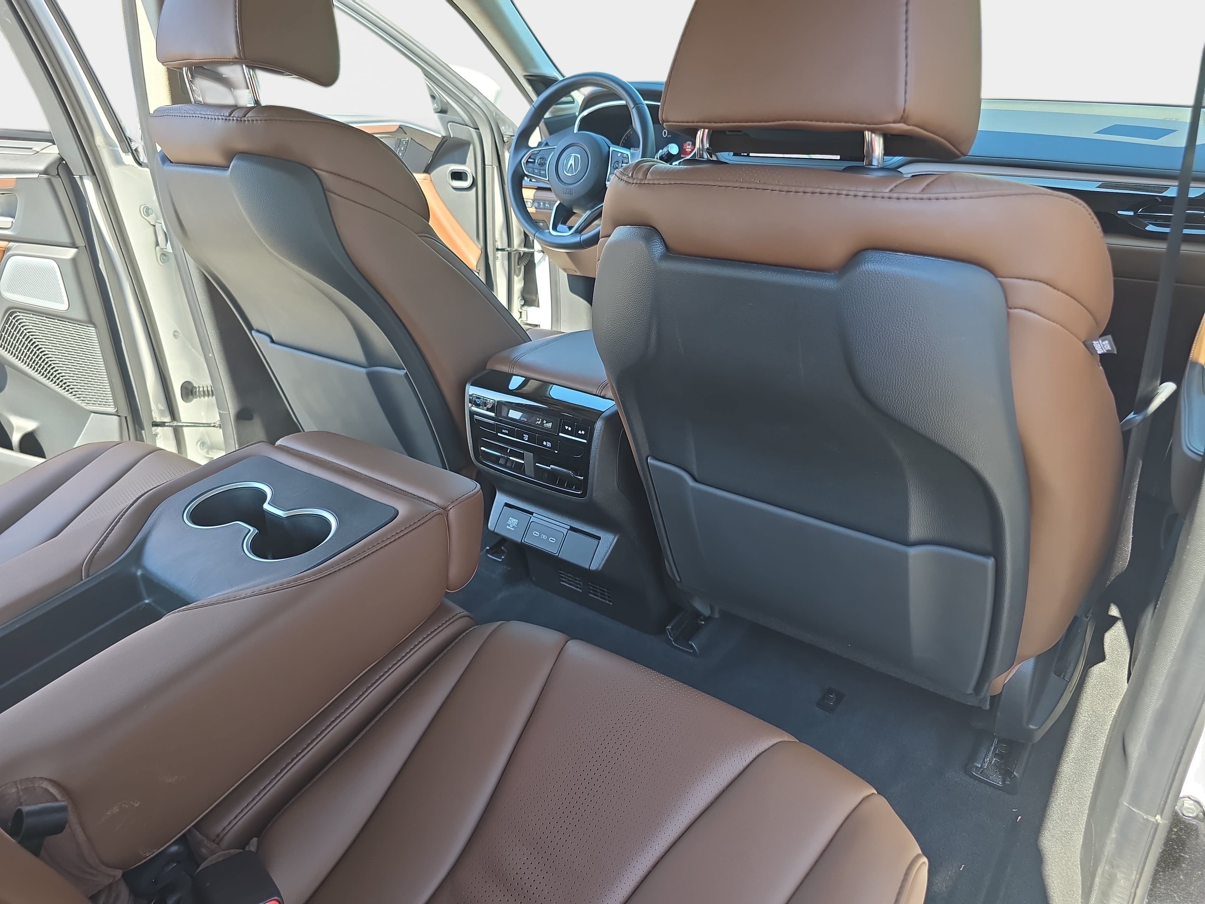 Certified 2025 Acura MDX w/ Technology Package FWD image 11