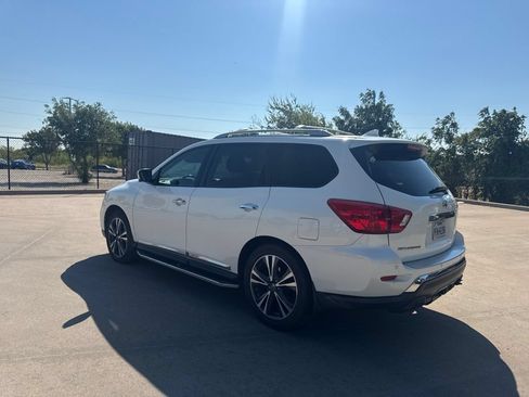 Used 2020 Nissan Pathfinder Platinum FWD image 3