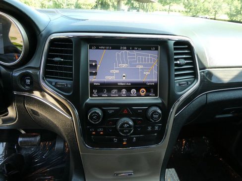 Used 2014 Jeep Grand Cherokee Overland AWD/4WD image 17