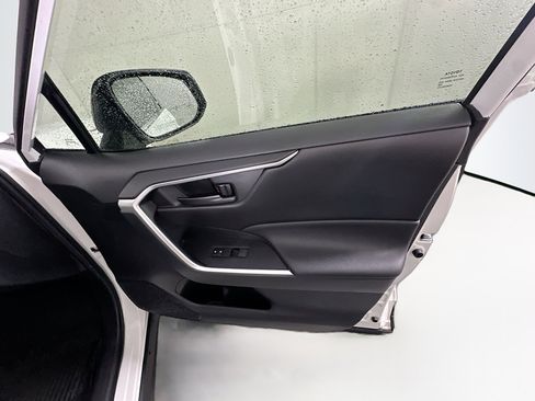 Used 2023 Toyota RAV4 LE image 31