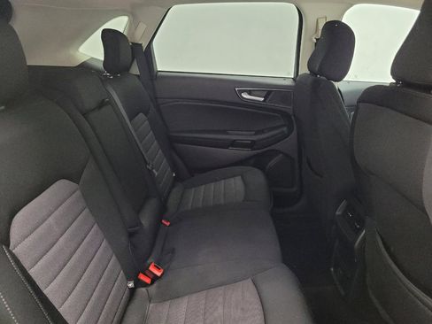 Used 2020 Ford Edge SE FWD image 19