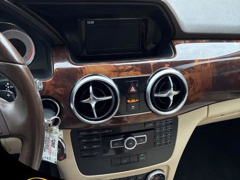 Used 2015 Mercedes-Benz GLK 350 RWD 4dr GLK 350 image 11