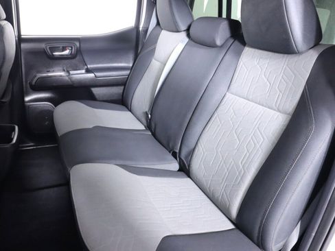 Used 2021 Toyota Tacoma TRD Off-Road image 28