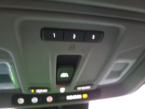 Used 2024 Chevrolet Silverado 2500 LTZ w/ LTZ Convenience Package image 8