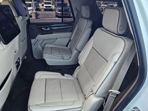 Used 2021 GMC Yukon Denali w/ Denali Premium Package AWD/4WD image 22