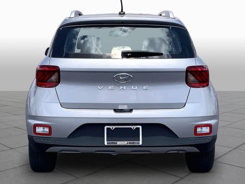 Used 2025 Hyundai Venue SEL FWD image 5