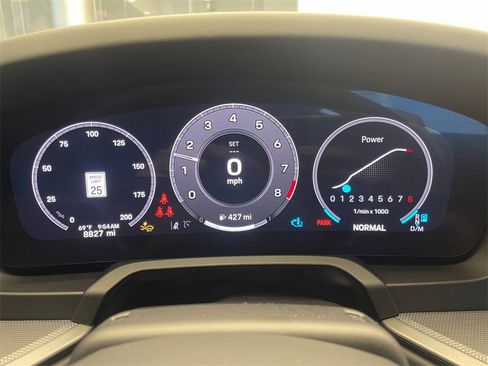 Certified 2025 Porsche 911 Carrera image 11