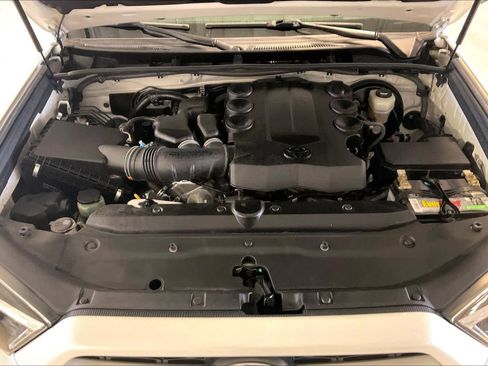 Used 2018 Toyota 4Runner Limited RWD image 28