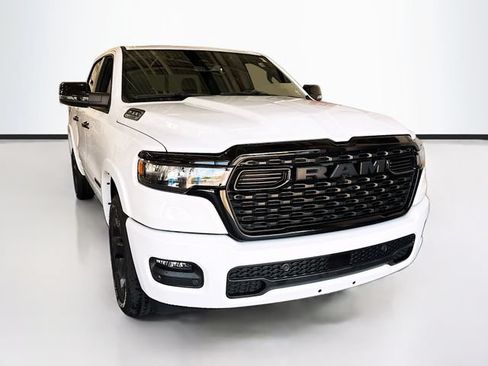 Used 2025 RAM 1500 Big Horn AWD/4WD image 3
