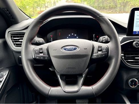 Used 2025 Ford Escape ST-Line FWD image 14