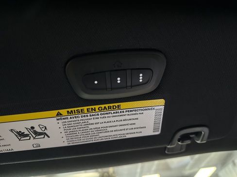 New 2026 Chrysler Pacifica Limited w/ Uconnect Theater Family Group image 26