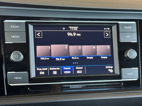 Used 2024 Volkswagen Jetta Sport FWD image 17