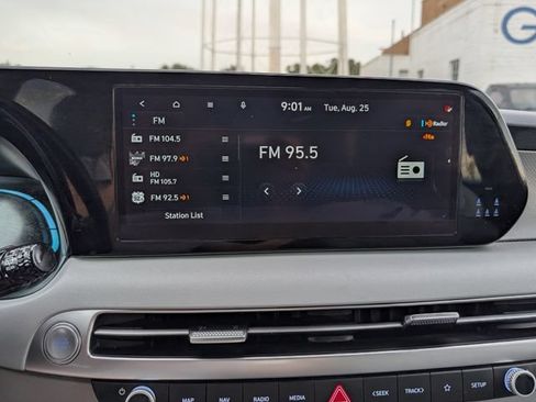 Used 2024 Hyundai Palisade SEL FWD image 6