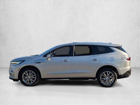 Used 2022 Buick Enclave Premium image 9