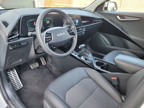 Certified 2025 Kia Niro EX Touring FWD image 12