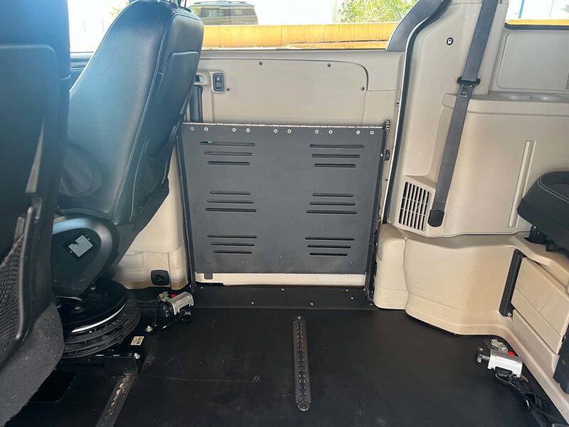 Used 2018 Dodge Grand Caravan SXT FWD image 55
